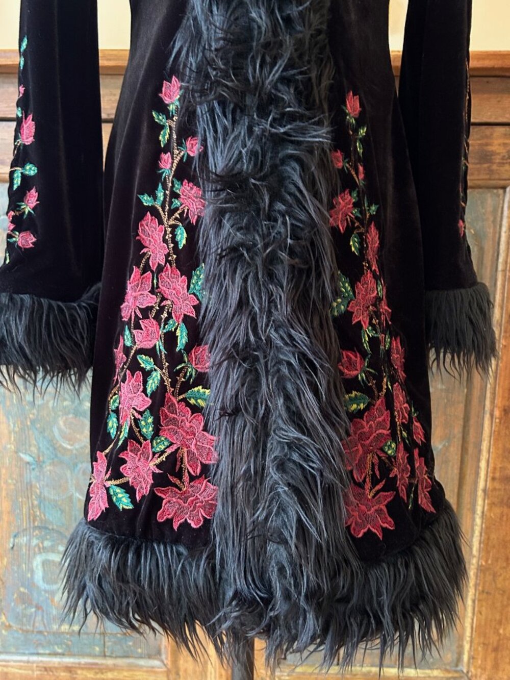 Vintage Betsey Johnson Black Velvet Faux Fur Embroidered Floral Duster Coat - Picture 3 of 12